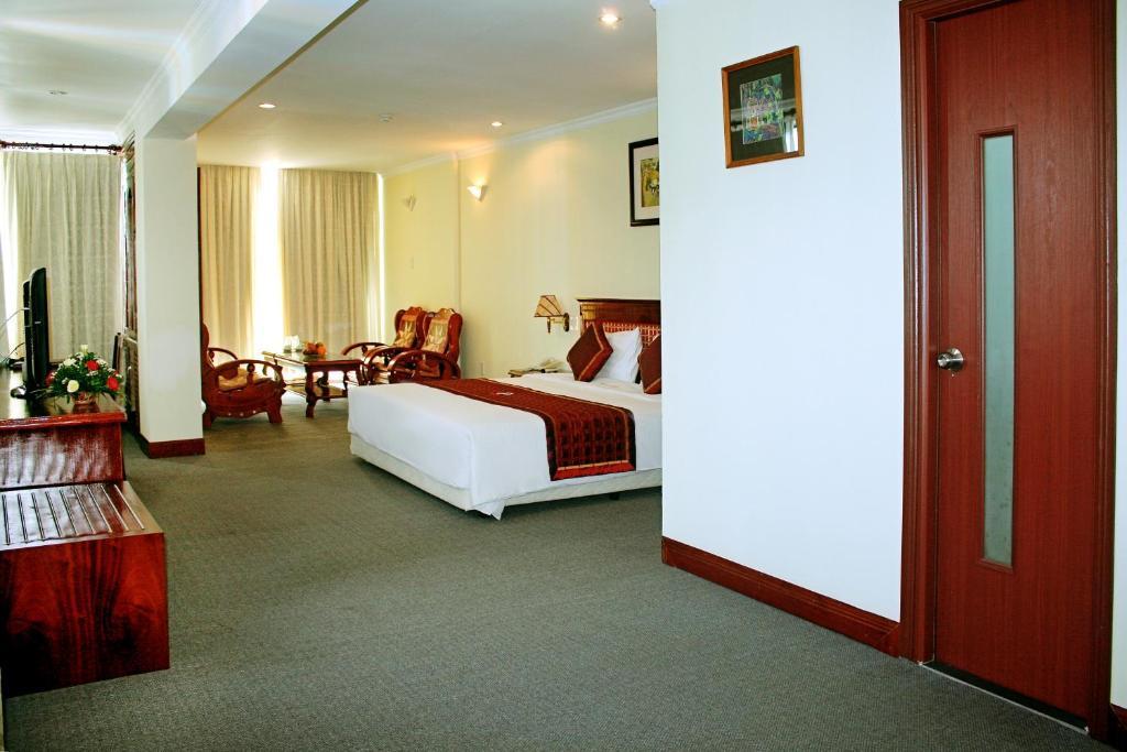 Bmc Thang Long Ha Long Bilik gambar